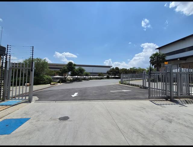 7,738M² WAREHOUSE TO LET IN SAMRAND BUSINESS PARK